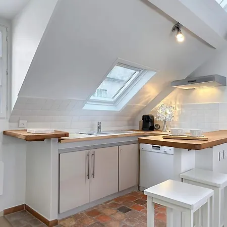 Saint Apartment Paris